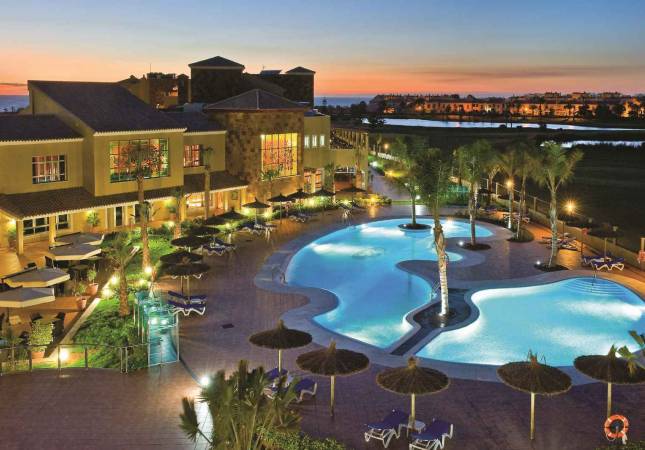 Espaciosas habitaciones en Elba Costa Ballena Beach Golf & Thalasso Hotel. Disfrúta con los mejores precios de Cadiz